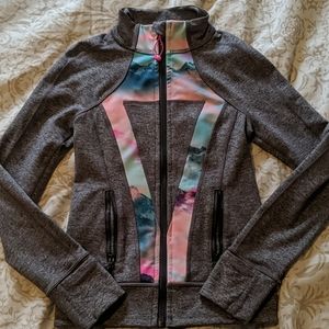 Lululemon Nwot size 7 girls zip up